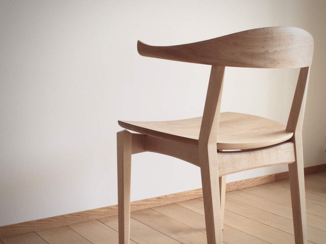 CRESCENT DINING CHAIR